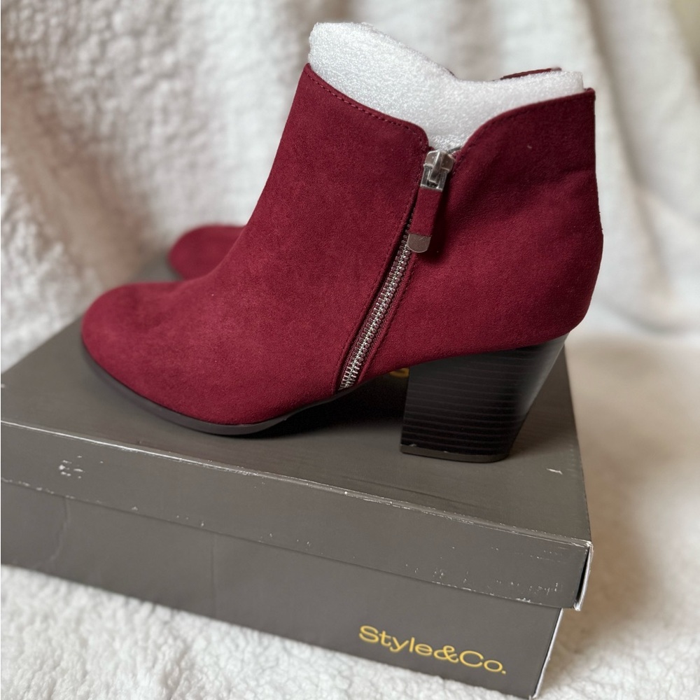 NEW Style & Co. Women's Red Scarlet Microsuede Masrinaa Ankle Boots 9.5W